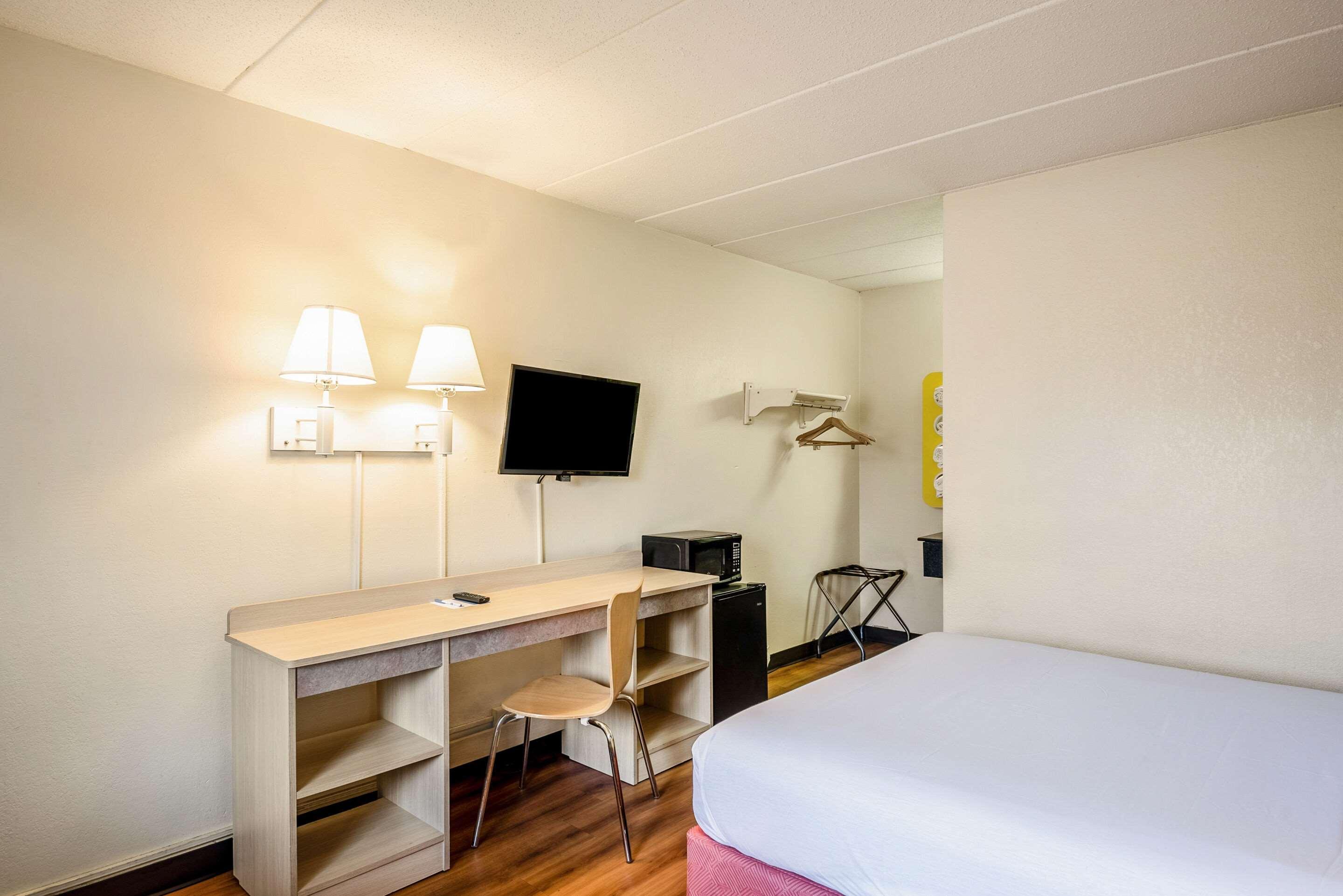 Rodeway Inn Dubuque Dış mekan fotoğraf