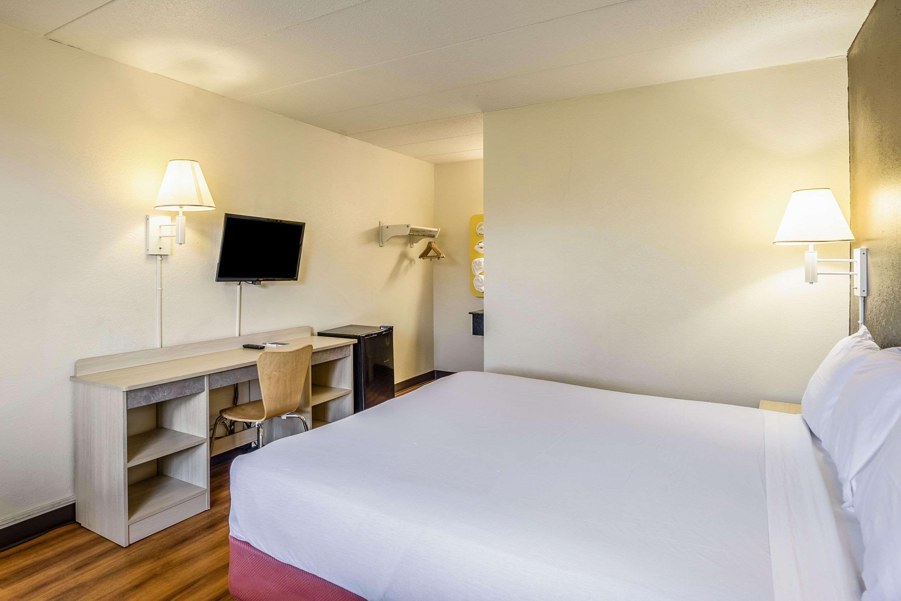 Rodeway Inn Dubuque Dış mekan fotoğraf