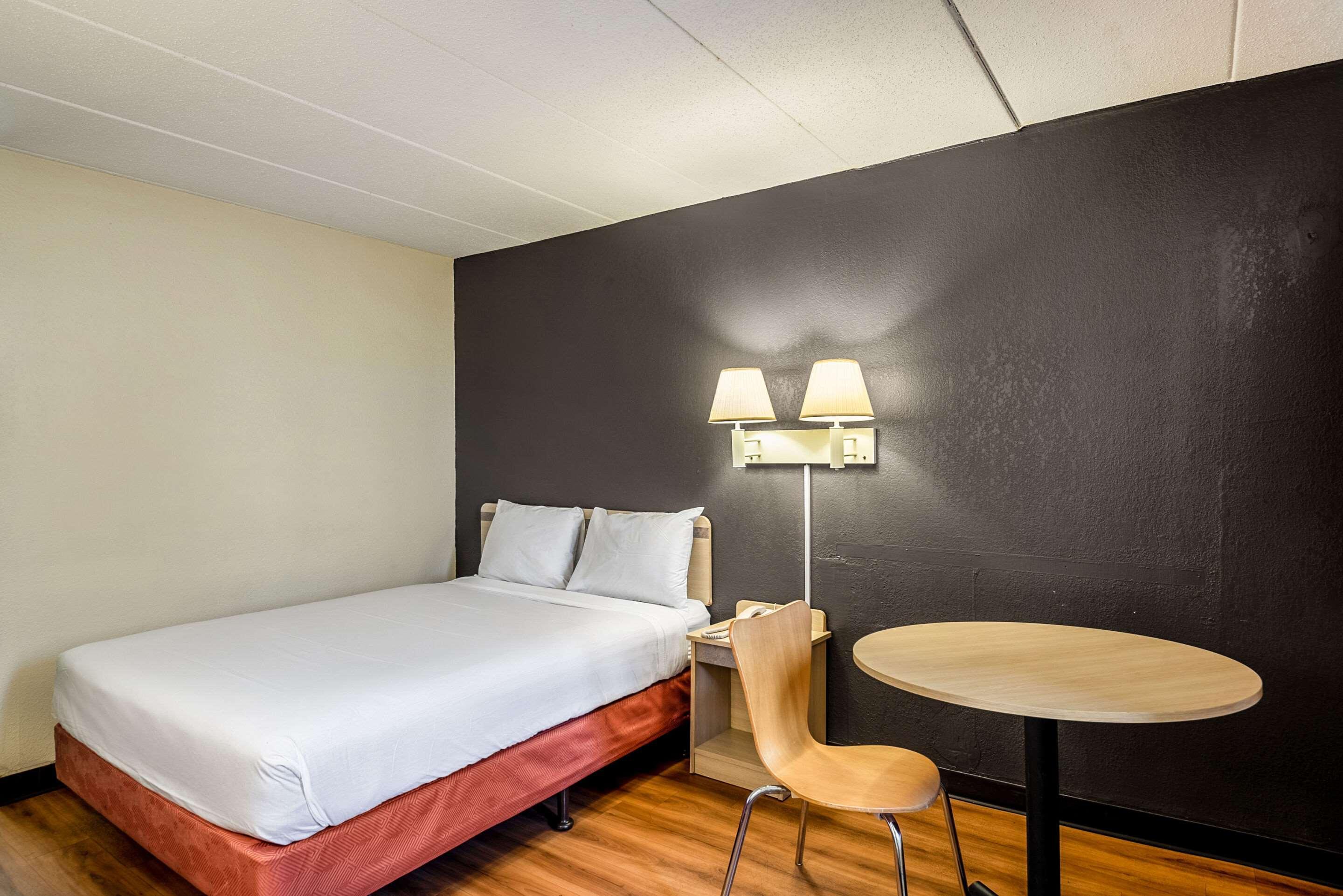 Rodeway Inn Dubuque Dış mekan fotoğraf