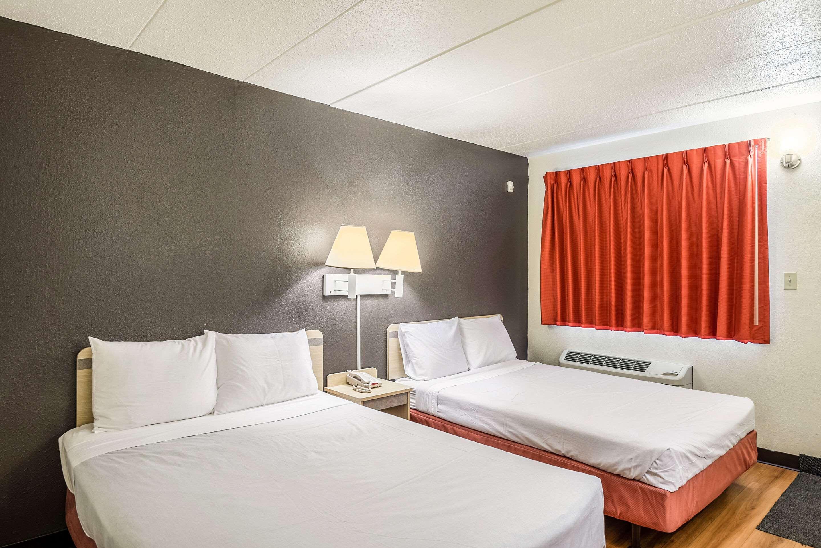 Rodeway Inn Dubuque Dış mekan fotoğraf