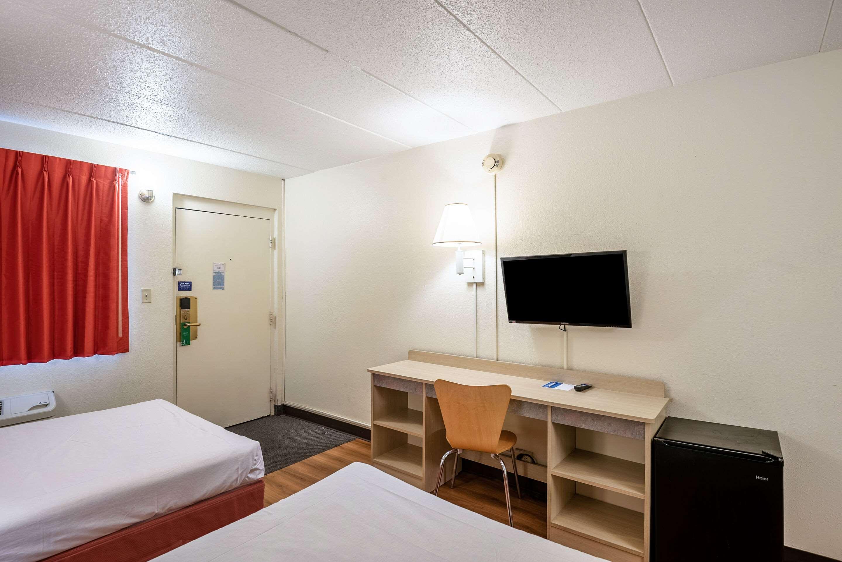 Rodeway Inn Dubuque Dış mekan fotoğraf