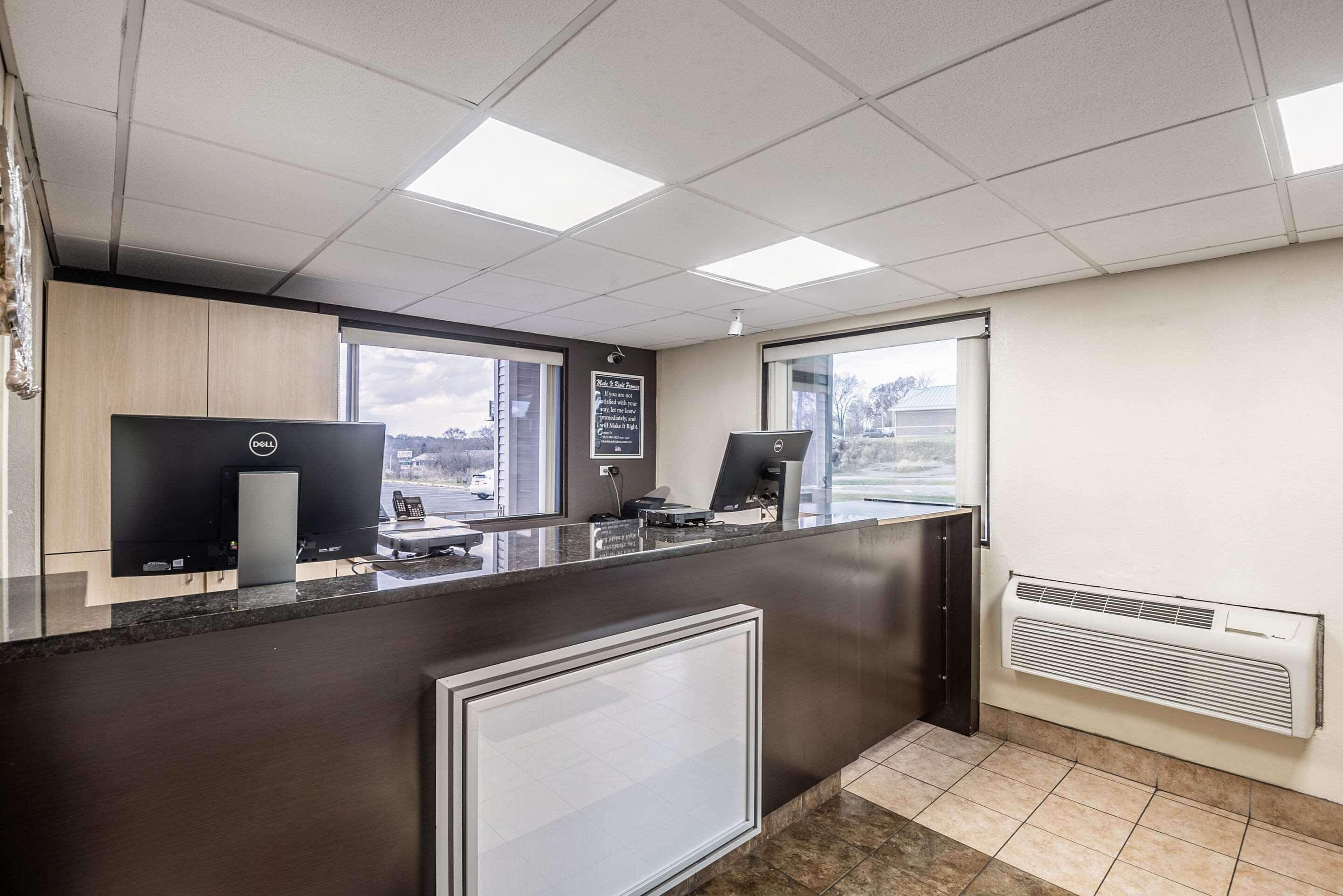 Rodeway Inn Dubuque Dış mekan fotoğraf
