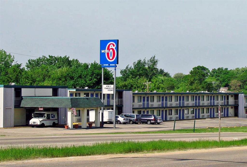 Rodeway Inn Dubuque Dış mekan fotoğraf