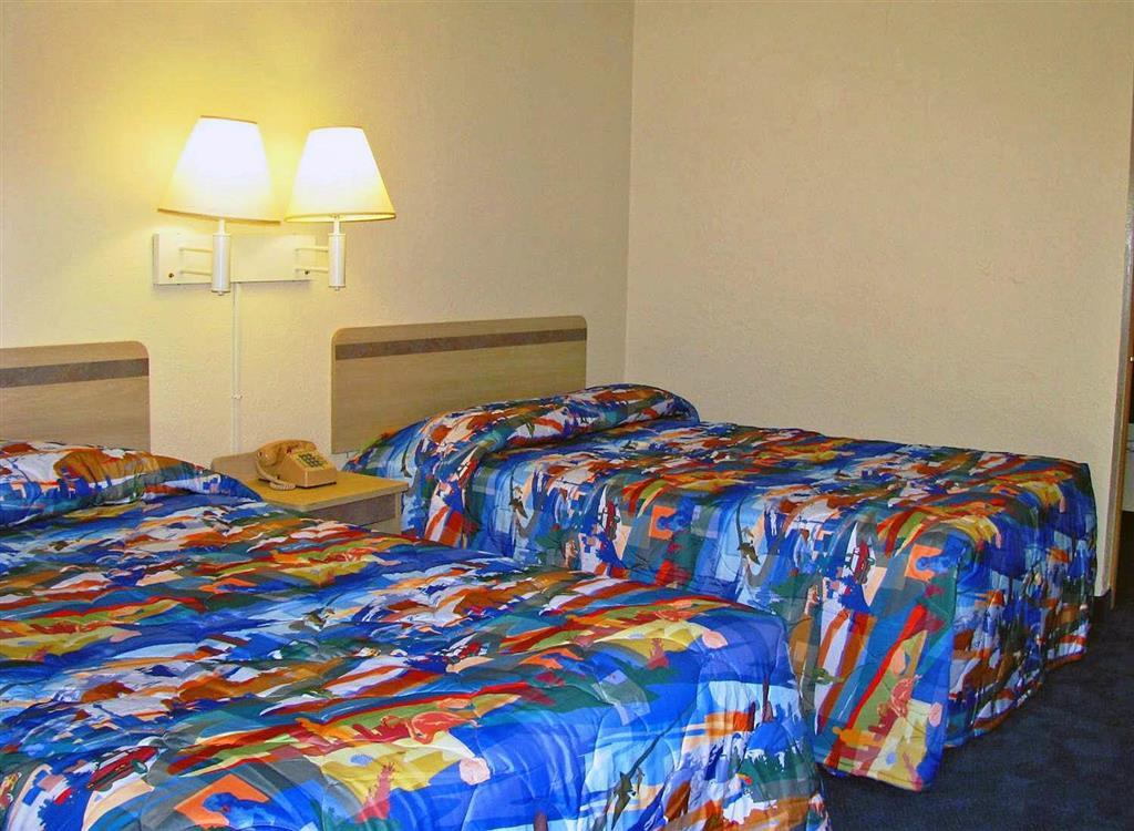 Rodeway Inn Dubuque Oda fotoğraf