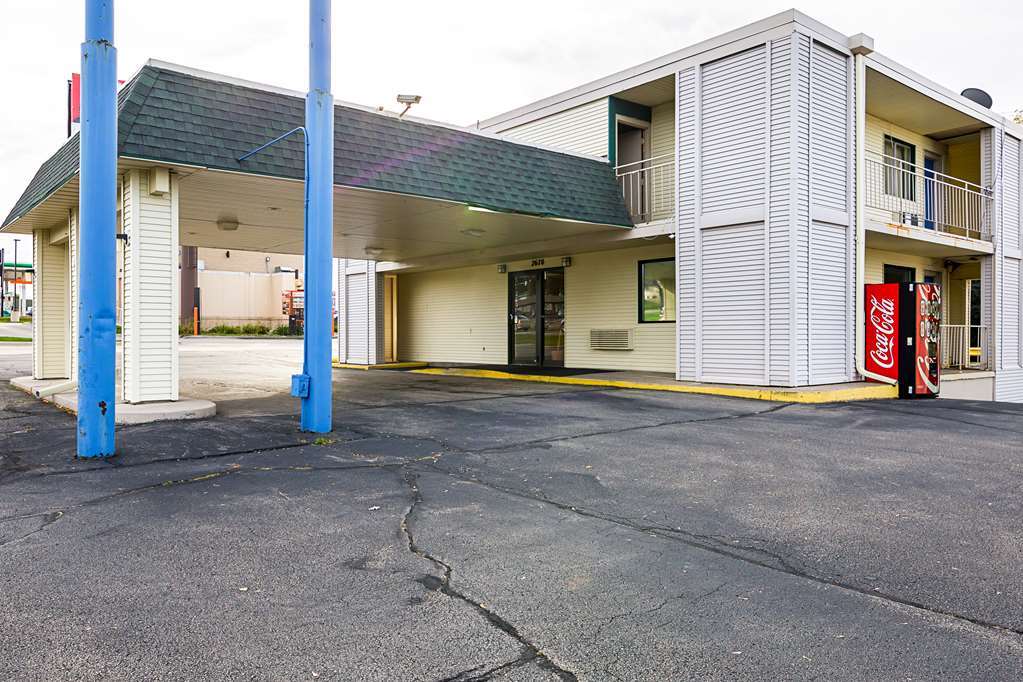 Rodeway Inn Dubuque Dış mekan fotoğraf