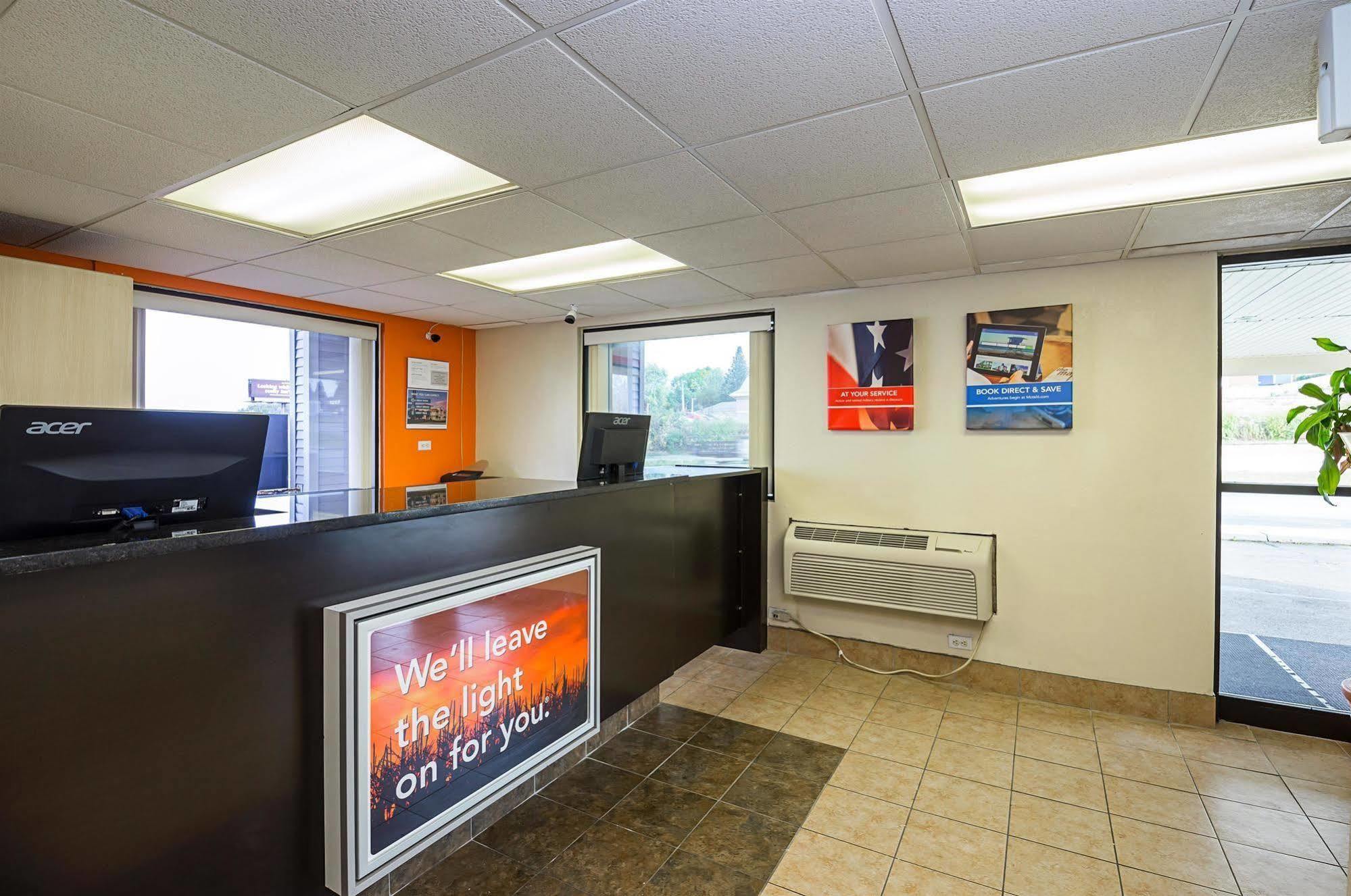 Rodeway Inn Dubuque Dış mekan fotoğraf